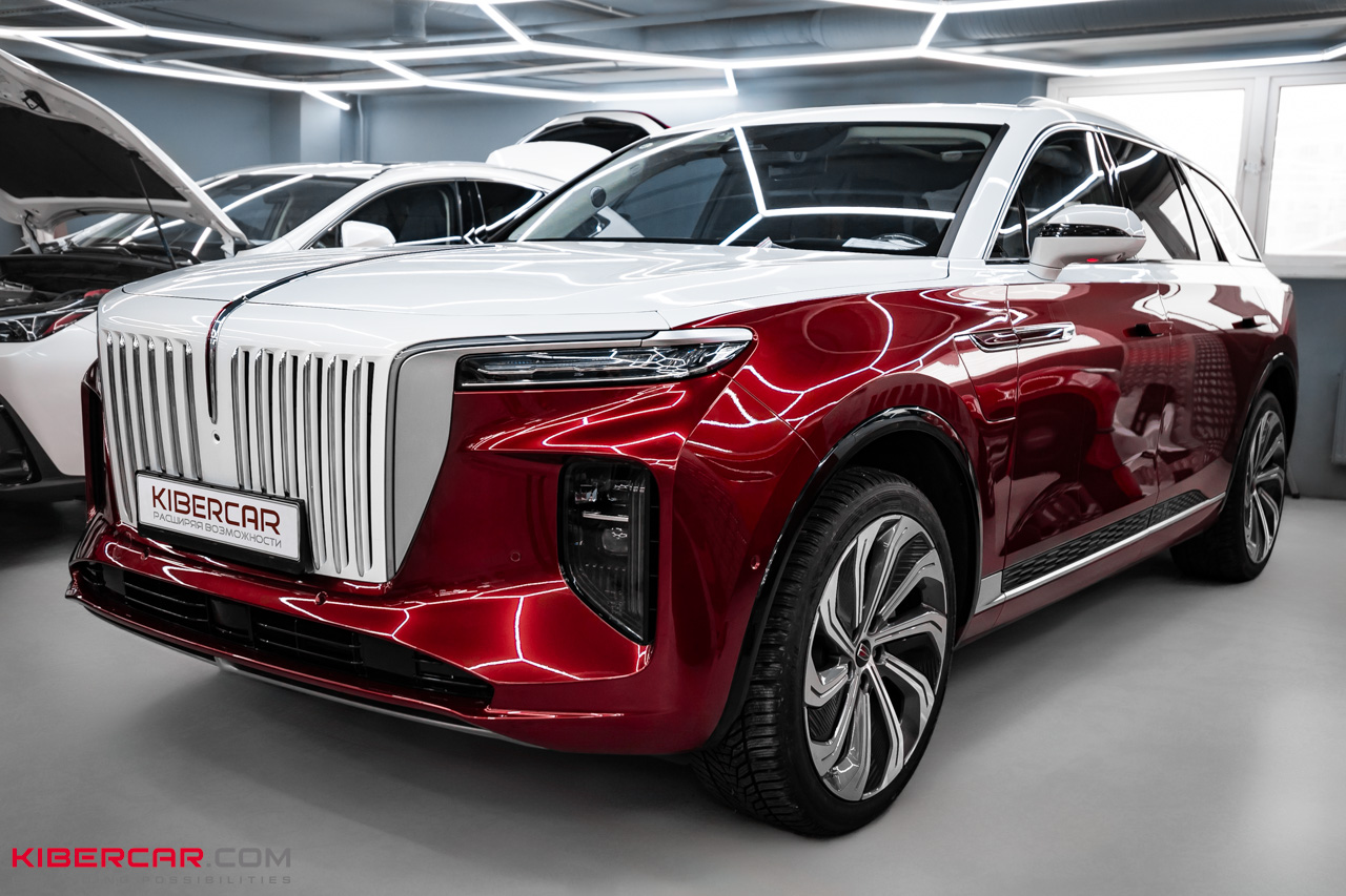 Оклейка цветной полиуретановой пленкой на Hongqi E-HS9: акцент на характер и защита кузова
