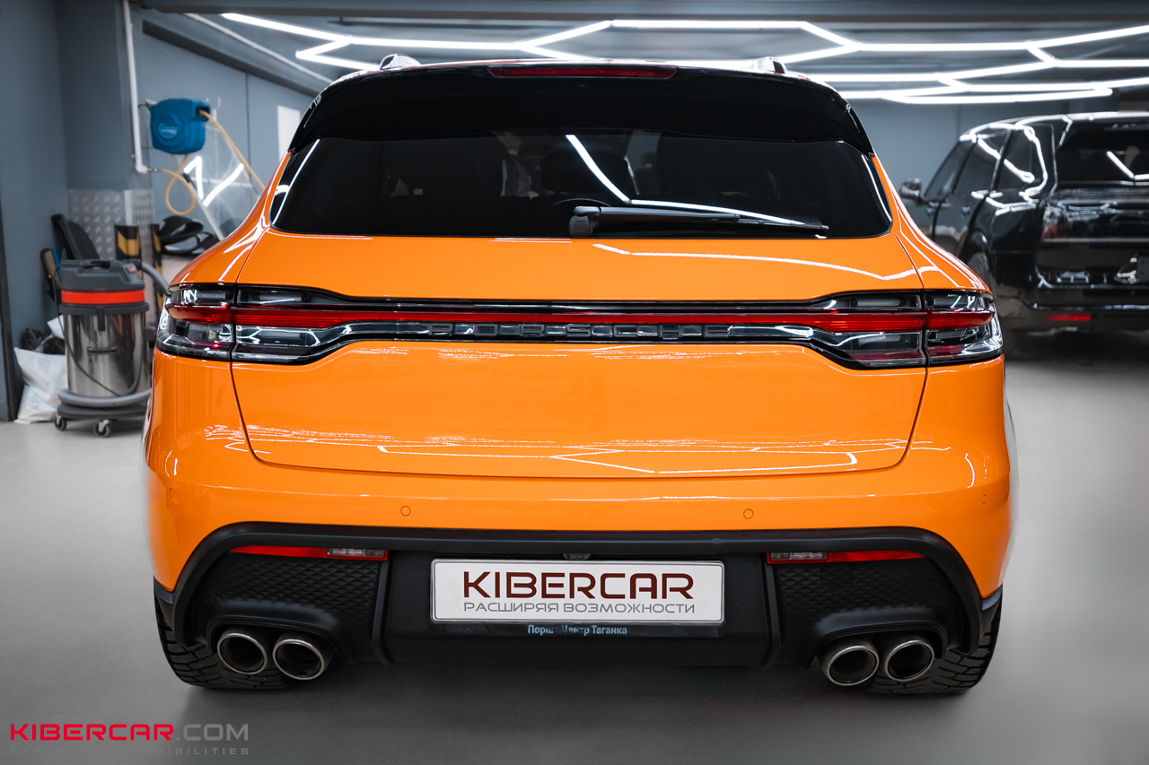 Двойная оклейка Porsche Macan: сочетание виниловой и полиуретановой пленок
