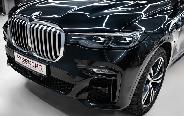 BMW X7: полировка кузова