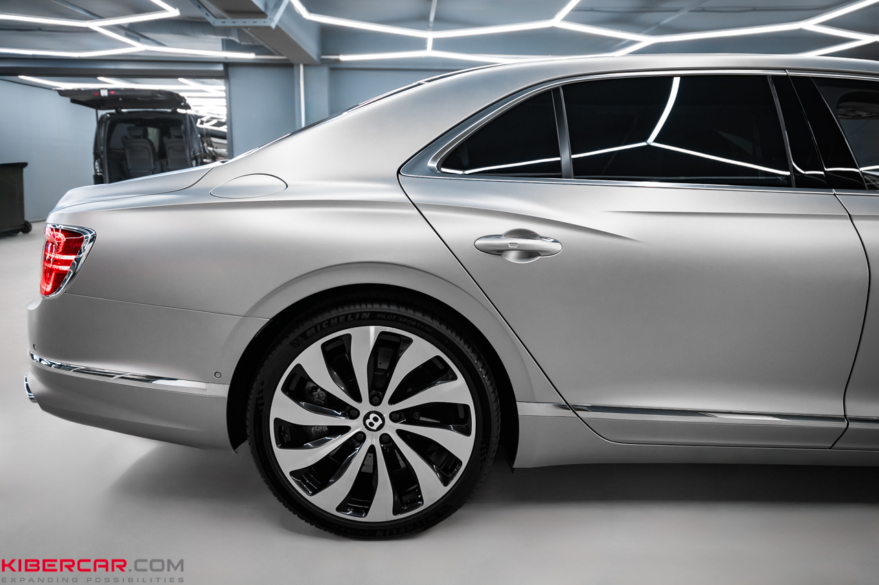 Детейлинг для Bentley Flying Spur: точечная полировка и керамика на матовый кузов