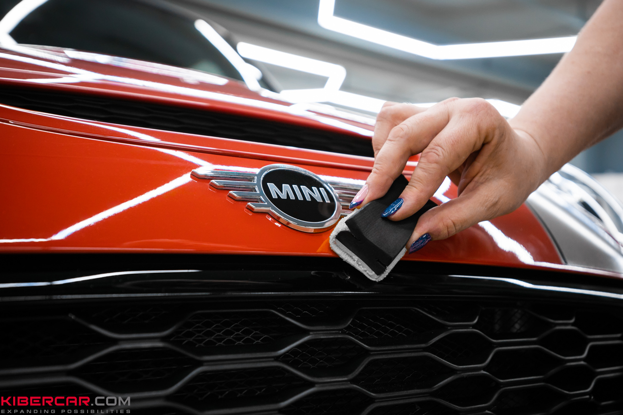 Mini Hatch: полировка кузова и нанесение керамического покрытия