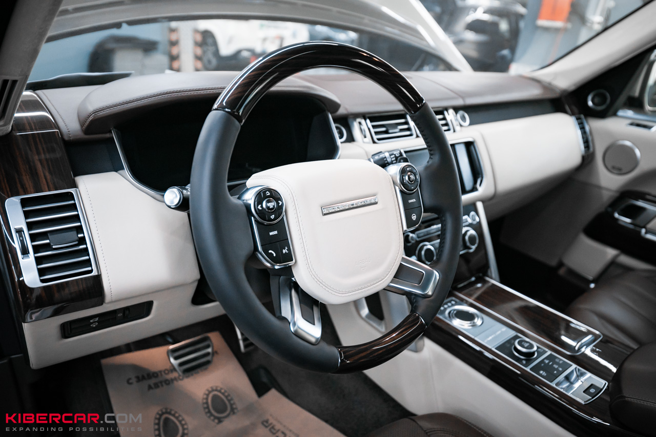 Реставрация кожи салона на Land Rover Range Rover: восстановили дверь, кресло и руль без перешива