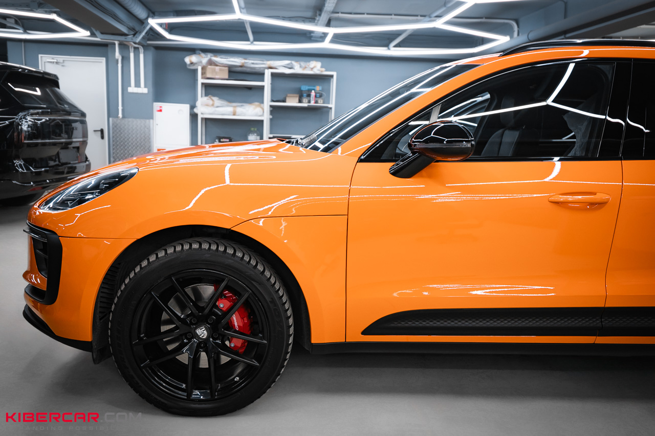 Двойная оклейка Porsche Macan: сочетание виниловой и полиуретановой пленок