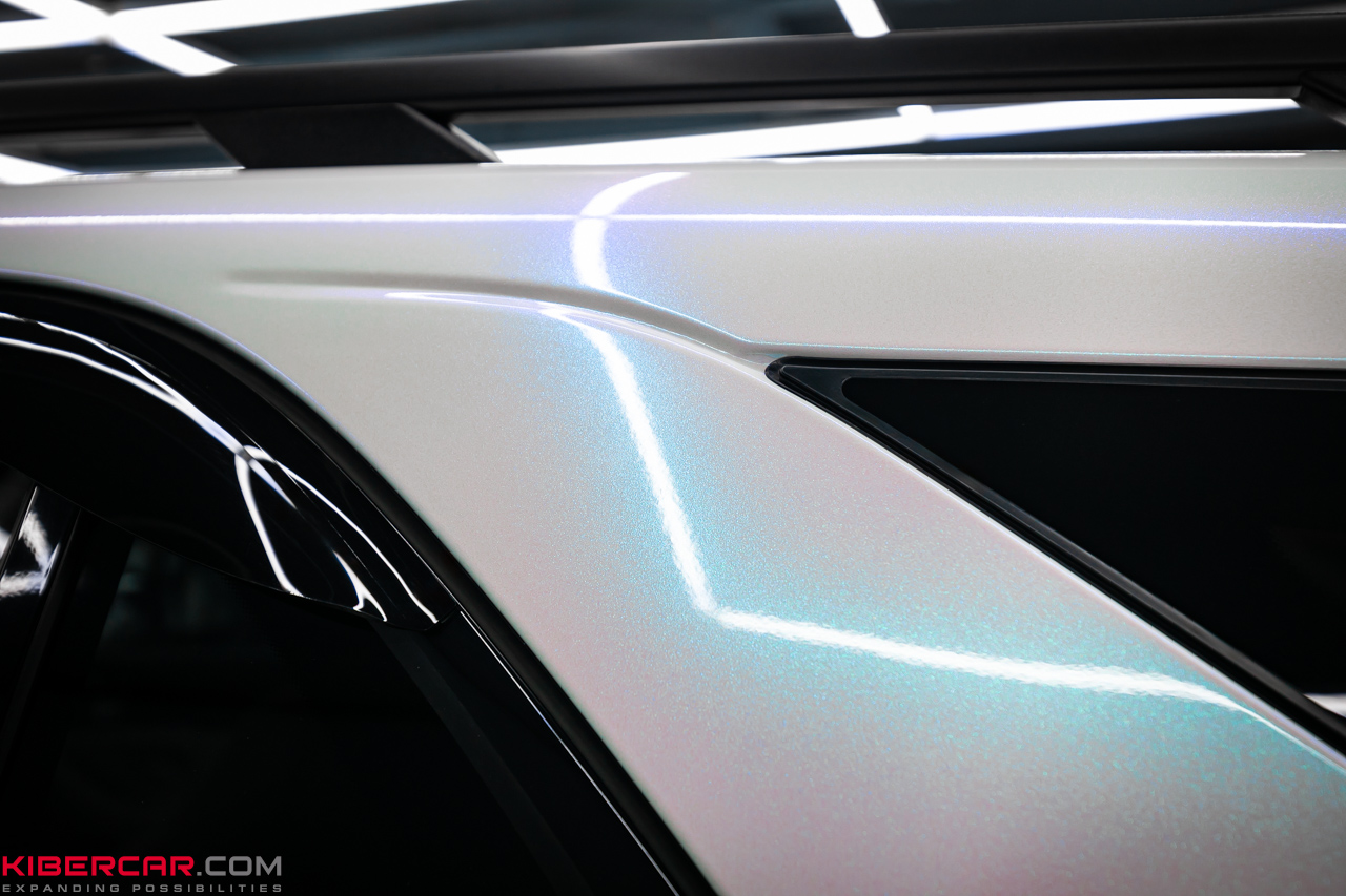 Mercedes-Benz GLE с изюминкой: оклейка кузова белой полиуретановой пленкой с перламутровым эффектом