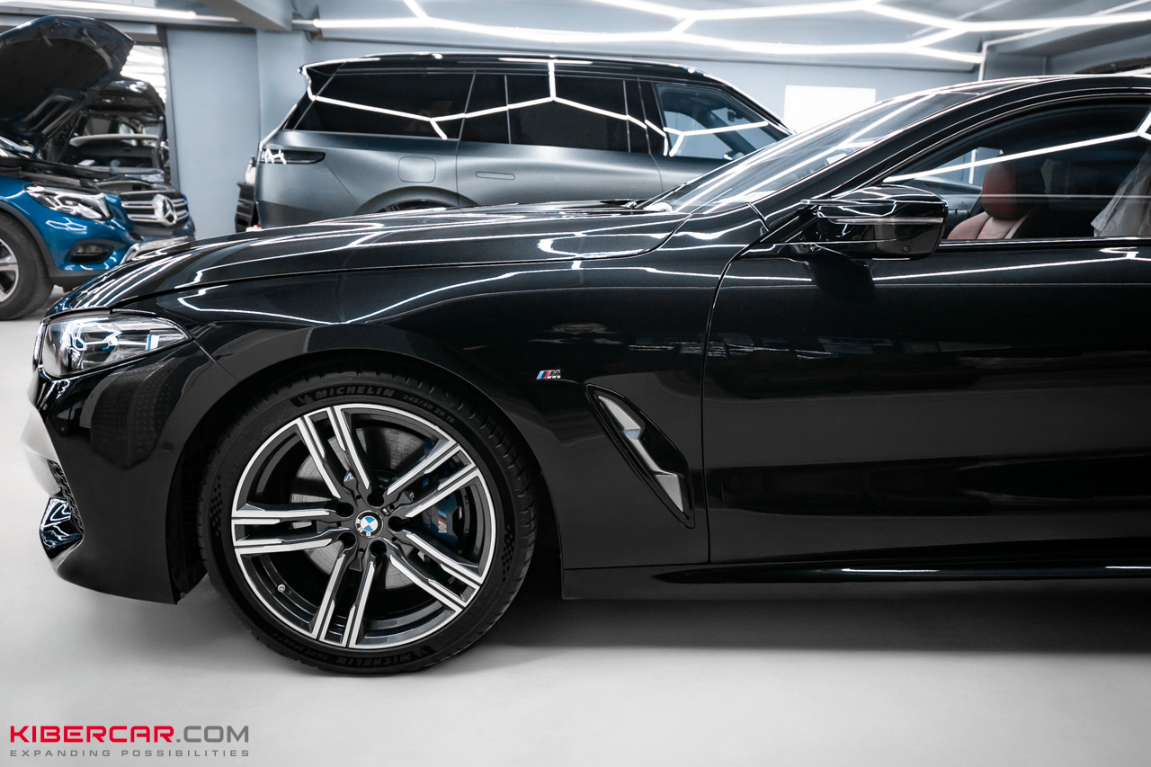 Полировка и керамическое покрытие для BMW 8: идеальный уход за черным кузовом
