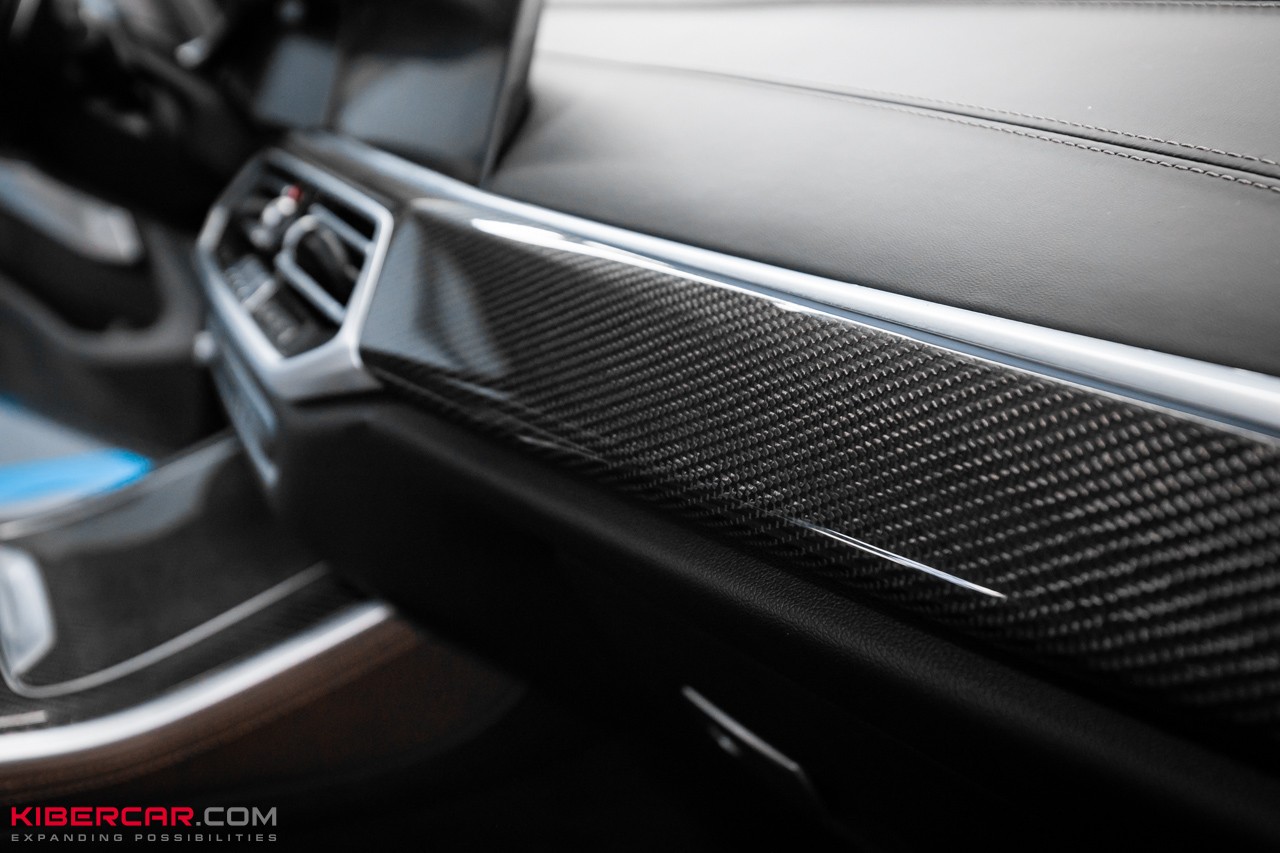 Ламинация карбоном элементов салона BMW X5