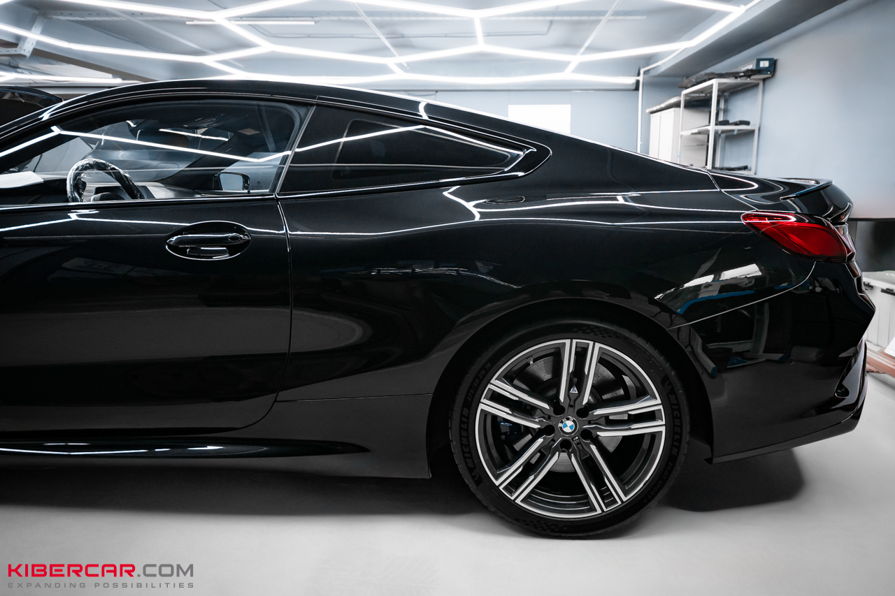 Полировка и керамическое покрытие для BMW 8: идеальный уход за черным кузовом