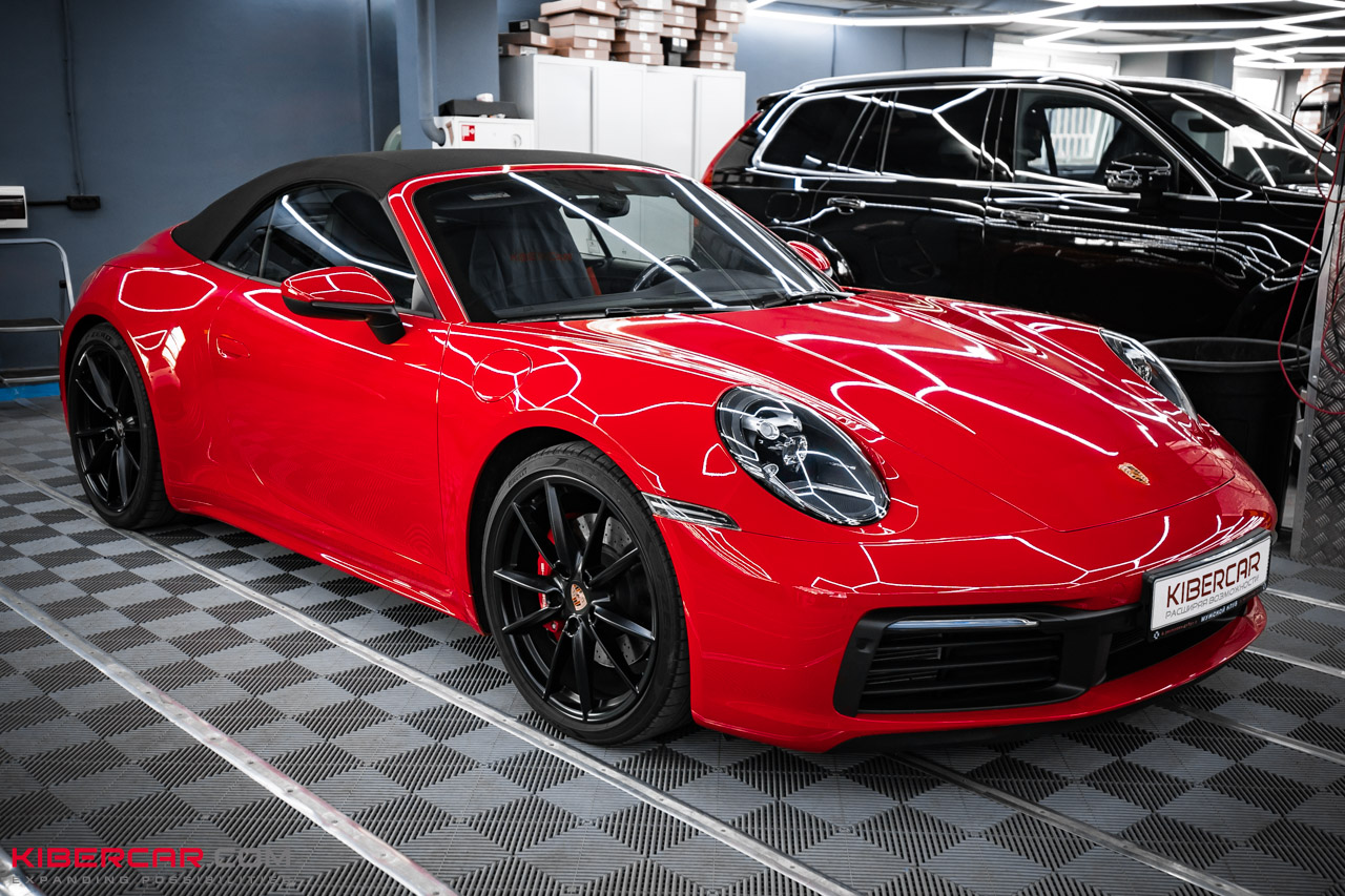 Замена ремней безопасности на Porsche 911: яркий акцент, который меняет восприятие салона