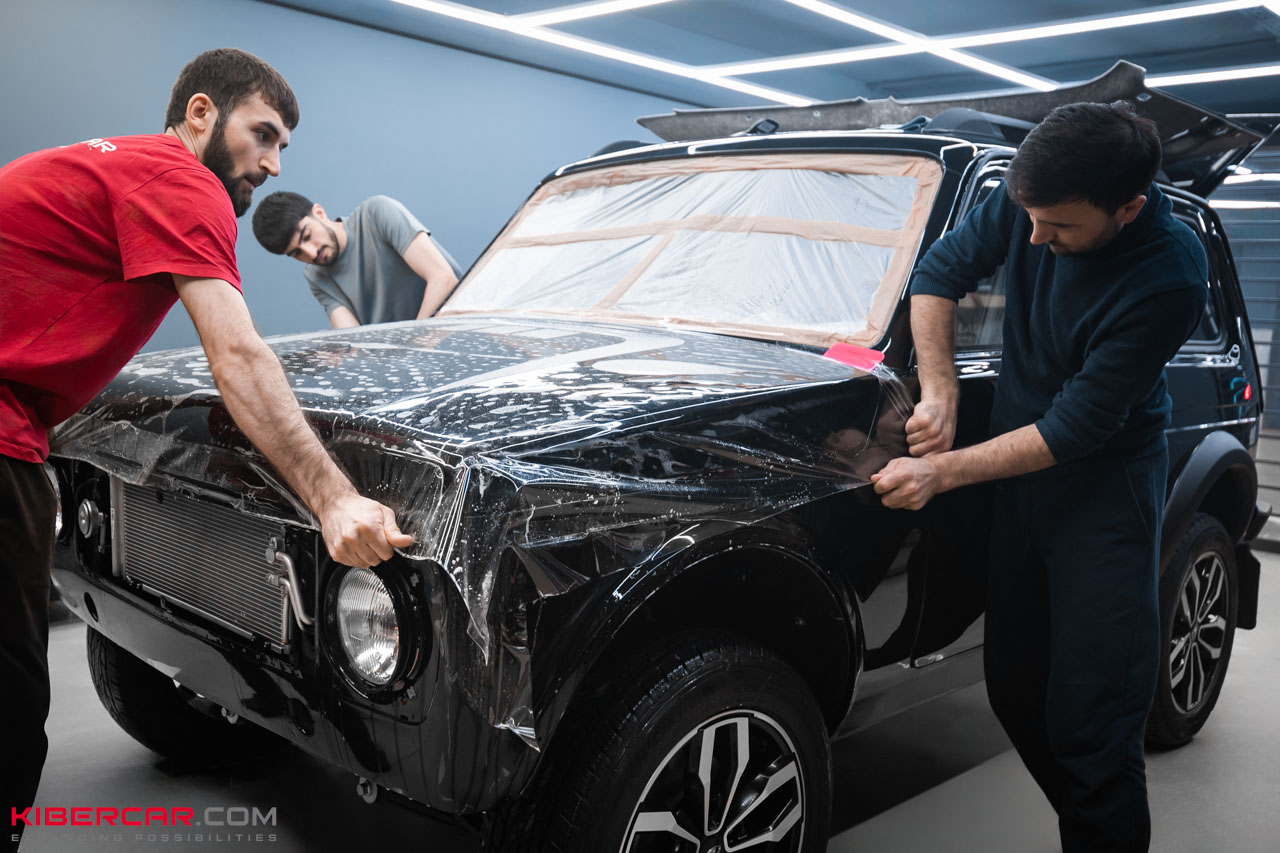 Оклейка Lada Niva Sport полиуретановой пленкой: надежная защита для активных поездок