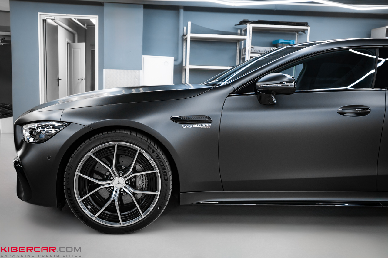 Преображение Mercedes-Benz AMG GT: матовый полиуретан и частичный антихром