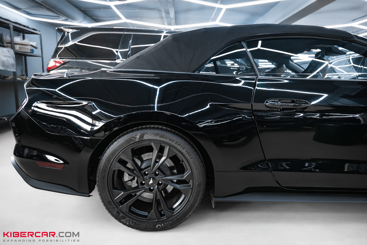 Полная перекраска Ford Mustang: от скрытых дефектов к идеальному глянцу