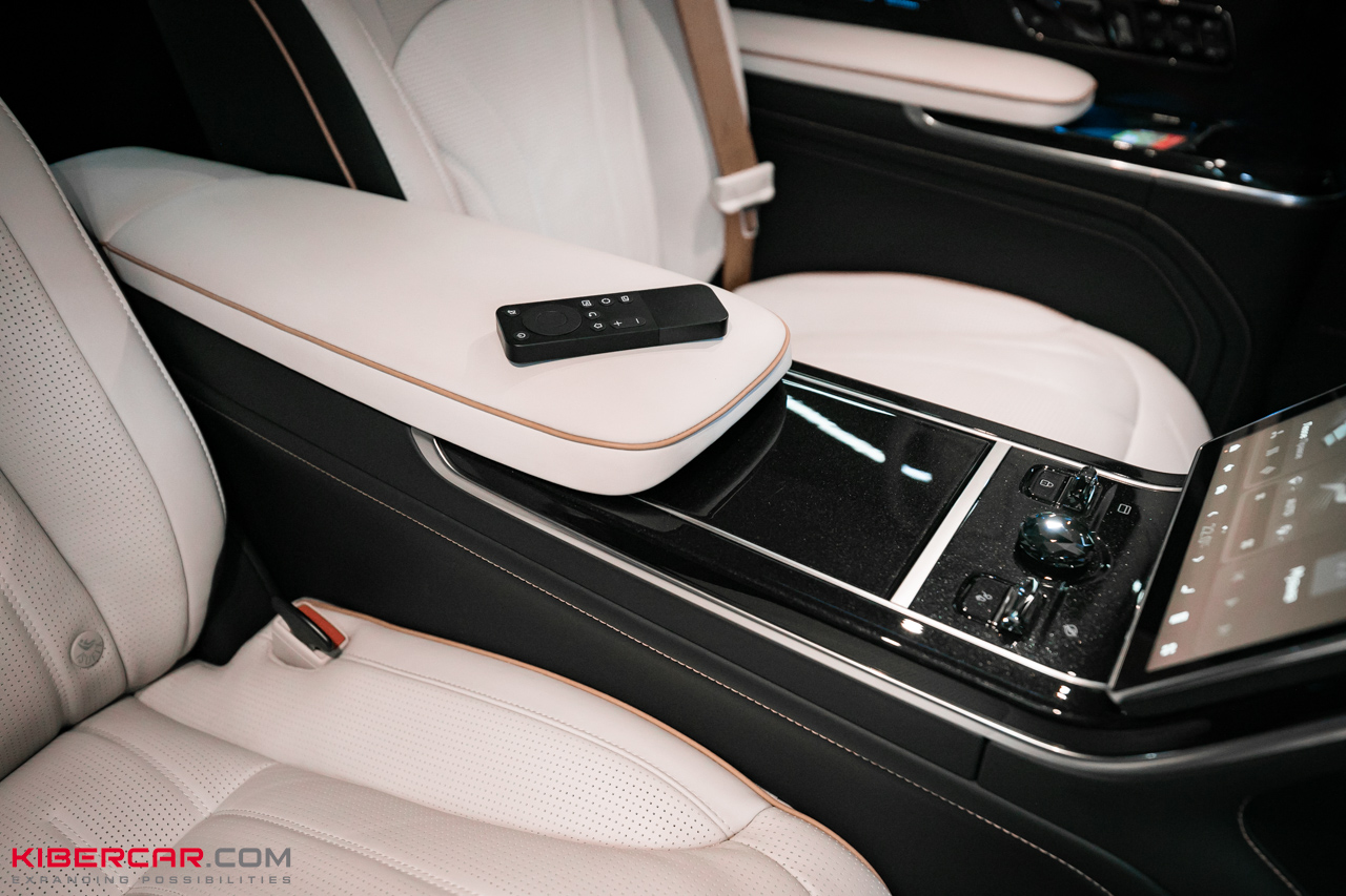 Химчистка салона и керамика кожи на Zeekr 009