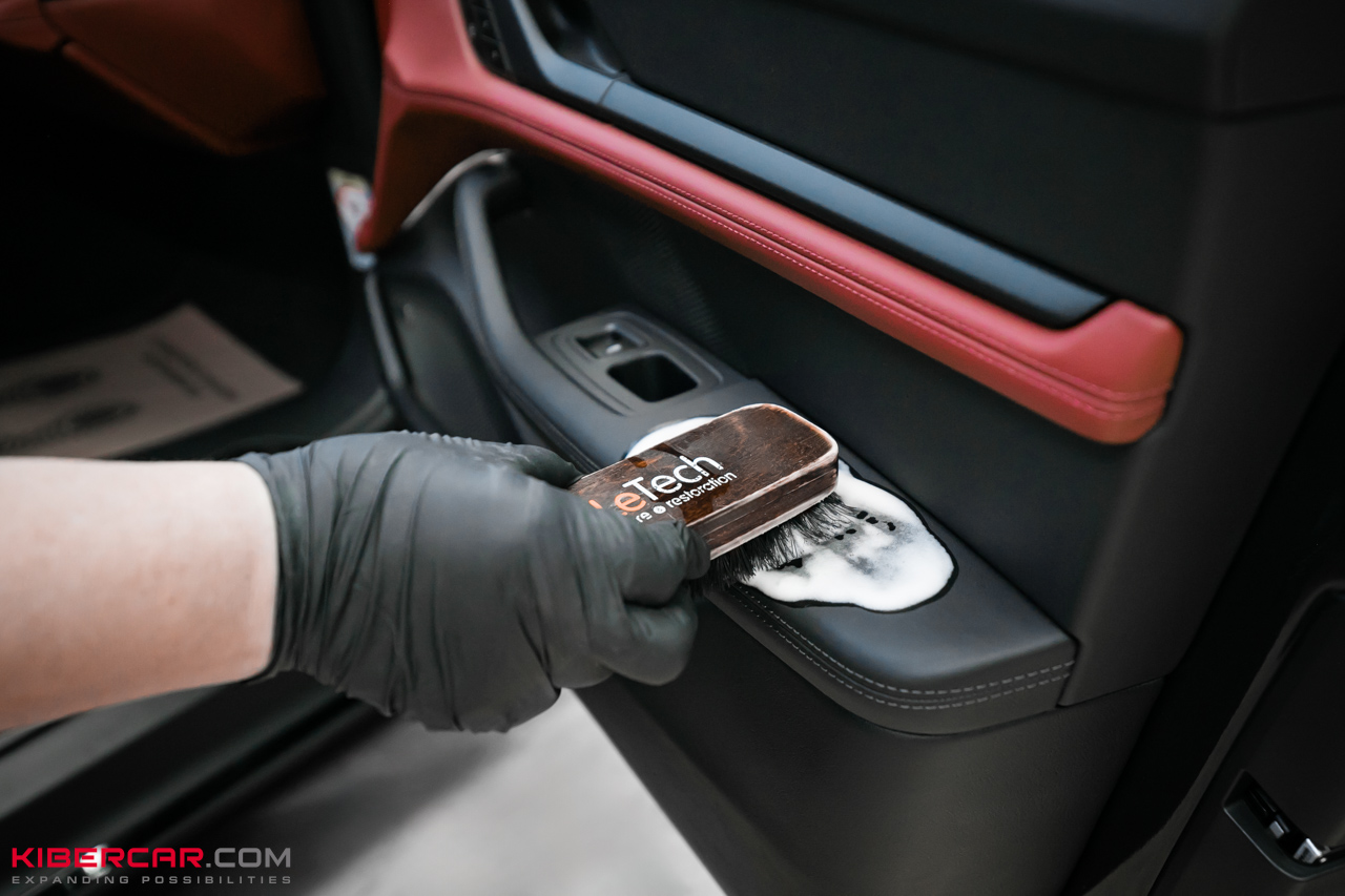 Химчистка салона Porsche Taycan: подготовка к сезону