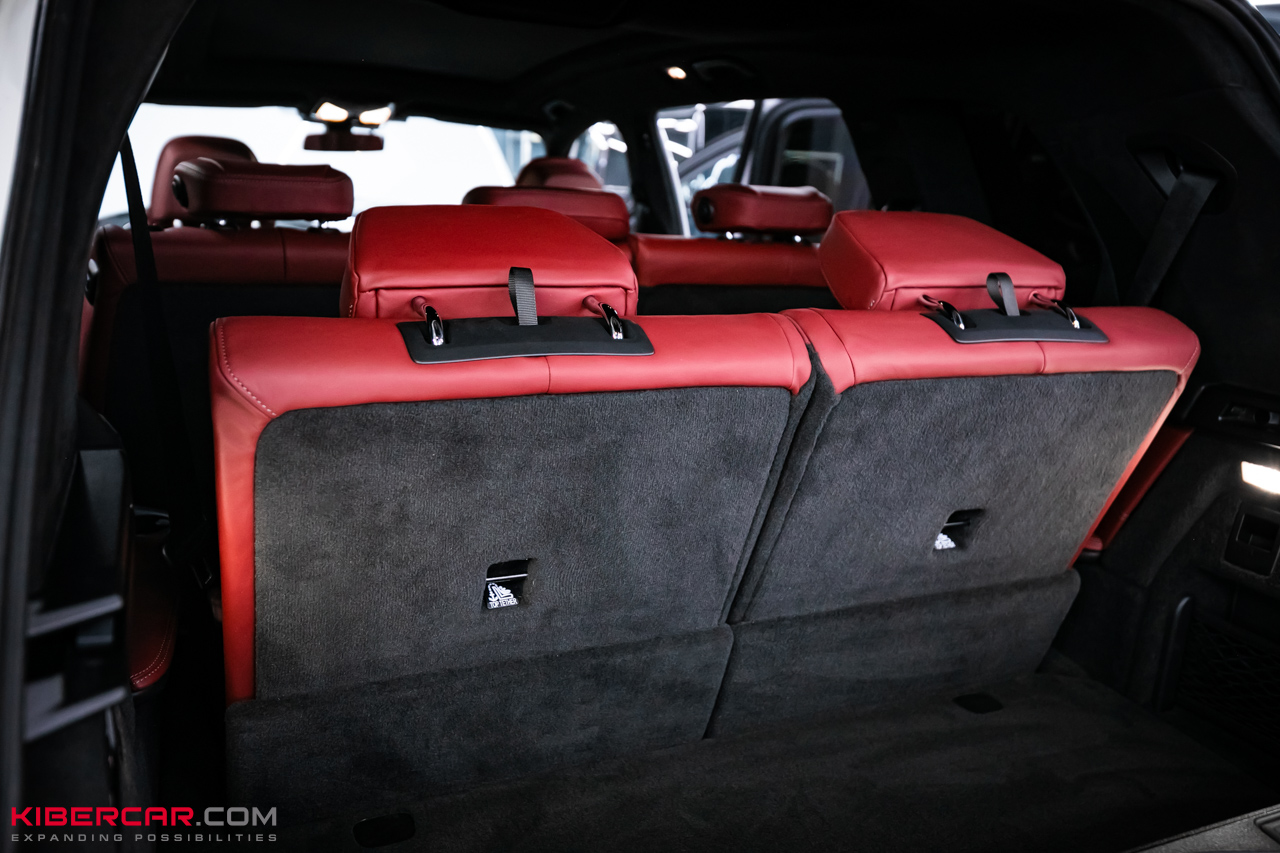 Перешив салона BMW X7 в красную кожу: выразительный контраст