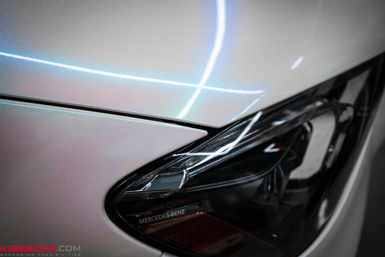 Mercedes-Benz GLE с изюминкой: оклейка кузова белой полиуретановой пленкой с перламутровым эффектом