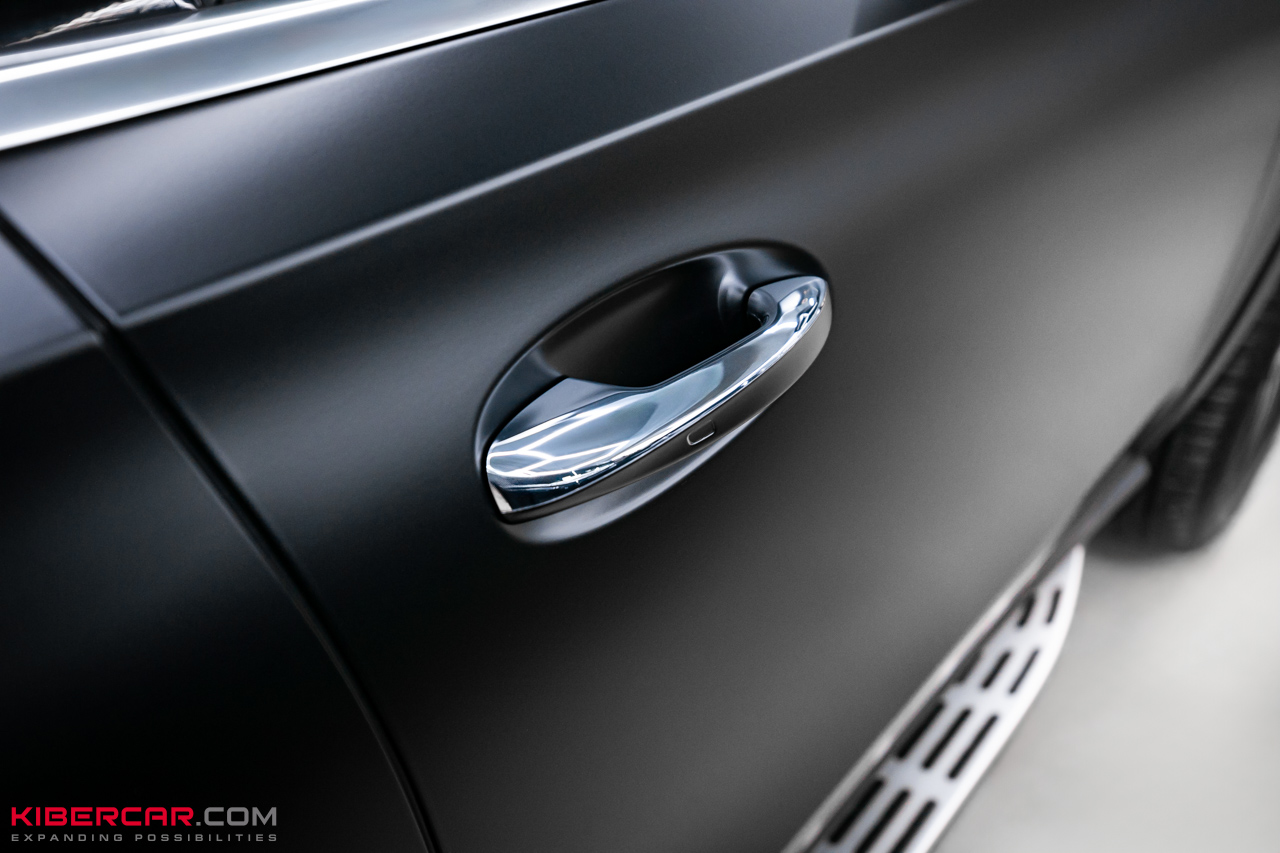 Оклейка Mercedes-Benz GLE Coupe в полиуретановую пленку с эффектом «матовый сатин»