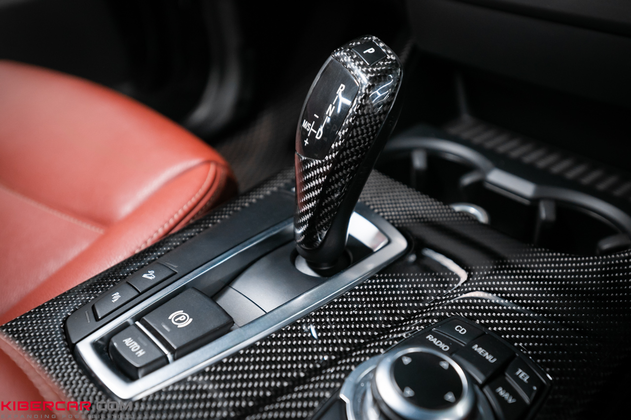 Ламинация карбоном элементов салона BMW X3