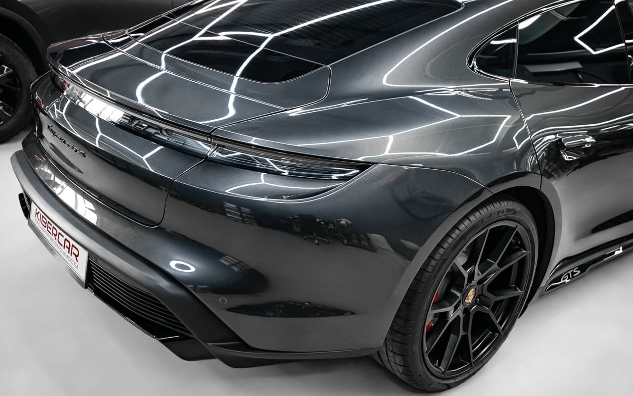 Porsche Taycan: керамическое покрытие кузова, восстановление и покраска дисков