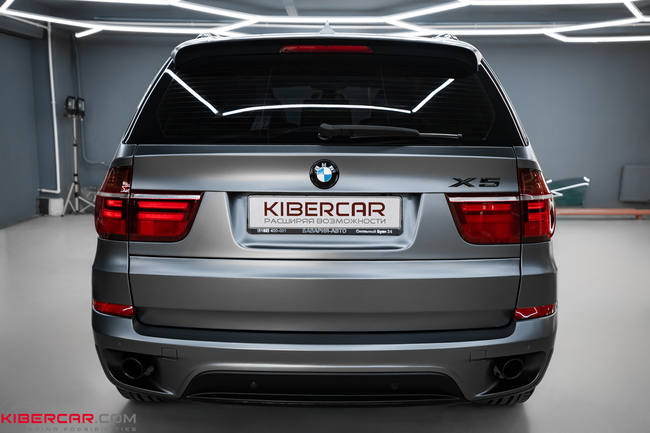 Оклейка BMW X5 матовым полиуретаном