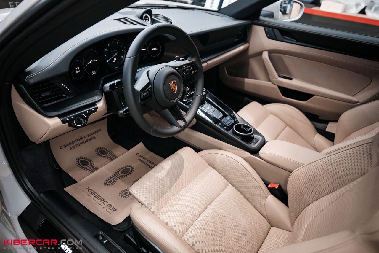 Комплекс защитных покрытий на Porsche 911 Carrera 4 GTS: премиальный уход для совершенства