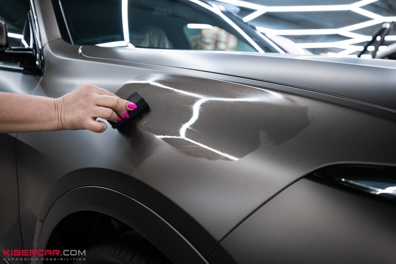 Оклейка BMW X7 матовой полиуретановой пленкой и нанесение керамического покрытия