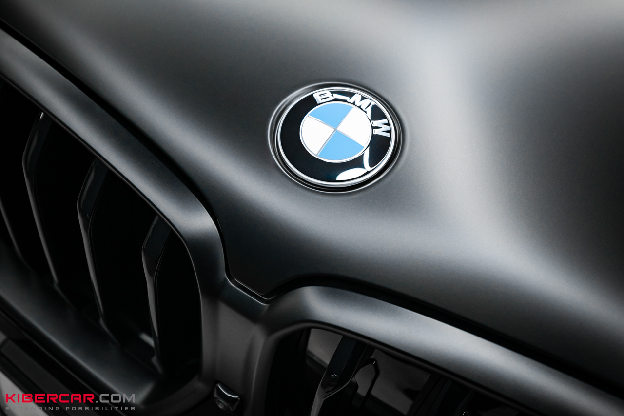 Оклейка BMW X6 матовой полиуретановой пленкой