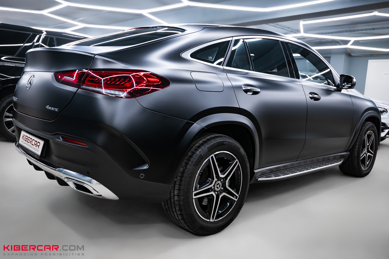Оклейка Mercedes-Benz GLE Coupe в полиуретановую пленку с эффектом «матовый сатин»