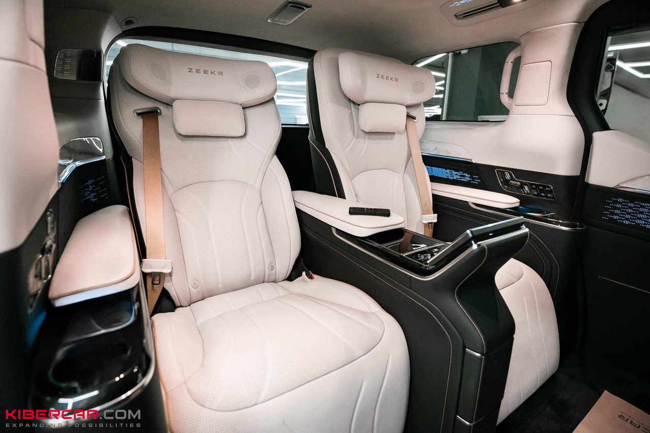 Химчистка салона и керамика кожи на Zeekr 009