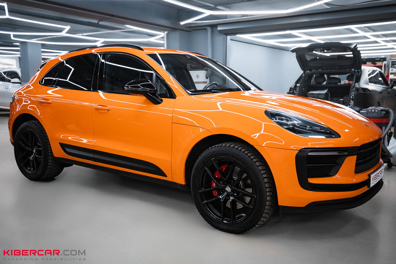 Двойная оклейка Porsche Macan: сочетание виниловой и полиуретановой пленок