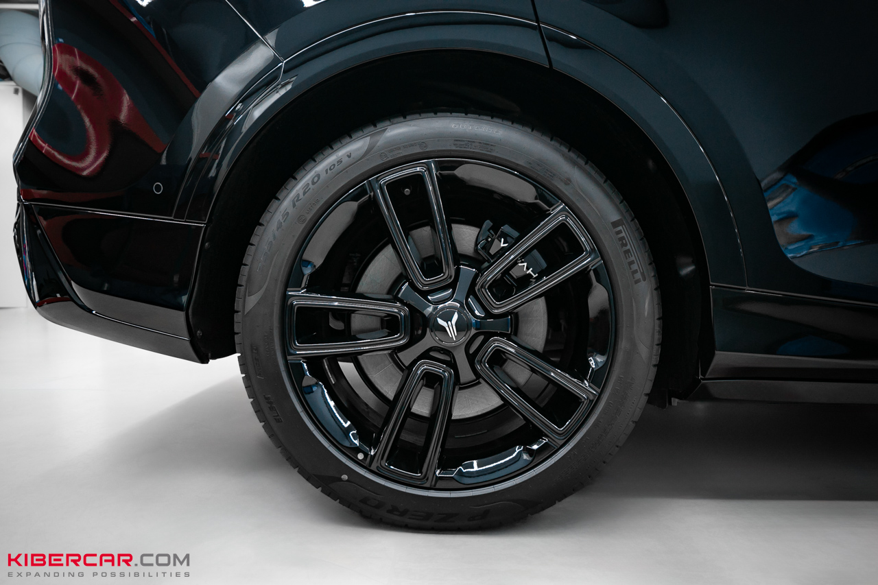 Покраска суппортов на Voyah Free в черный цвет с фирменной надписью