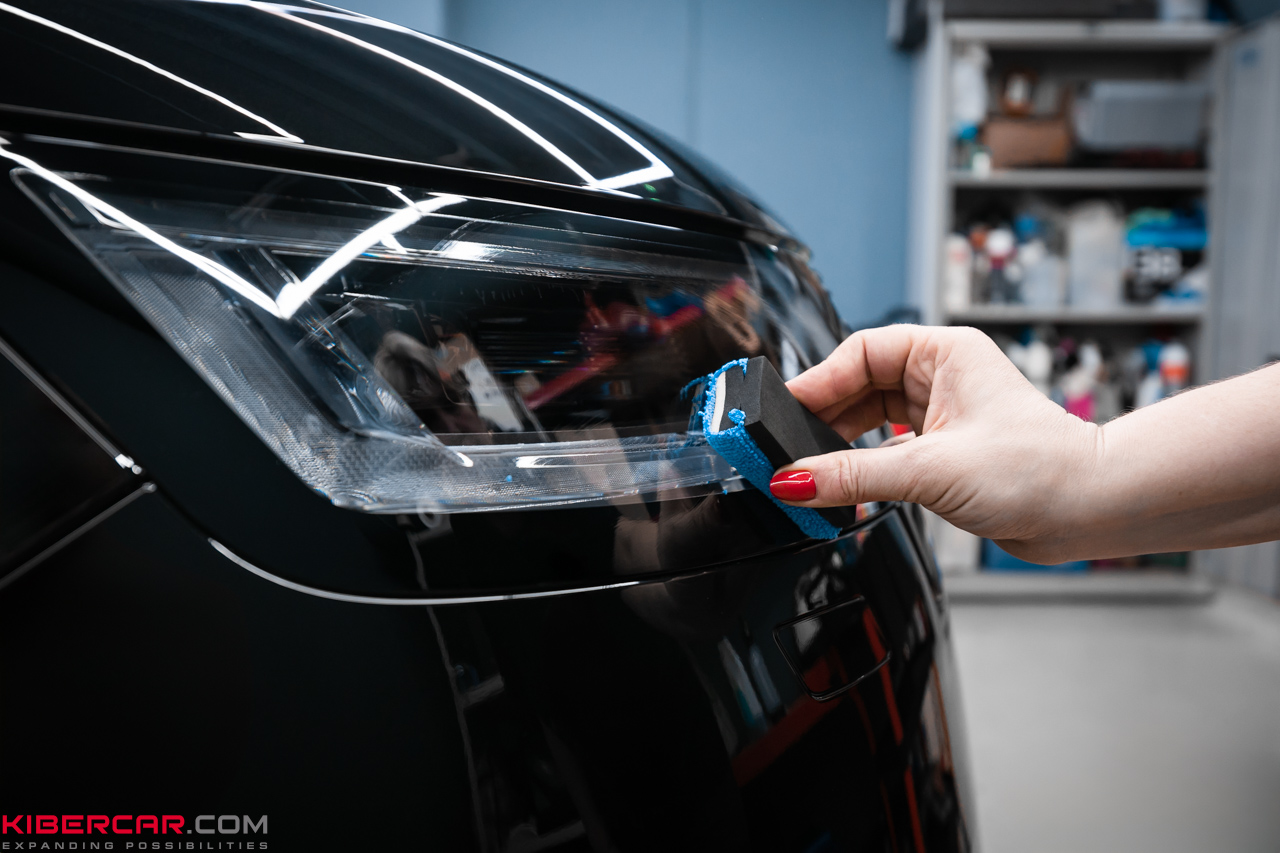 Нанесение керамики на пленку Range Rover