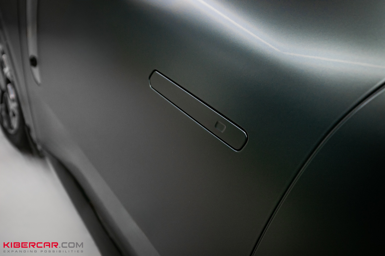 Оклейка Lynk & Co 900 матовой цветной полиуретановой пленкой с необычным эффектом