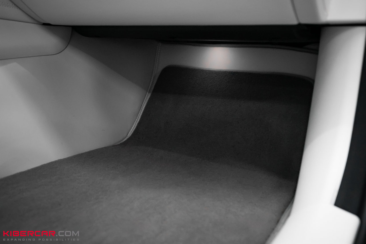 Индивидуальный пошив ковриков для Genesis G90: защита белоснежного салона