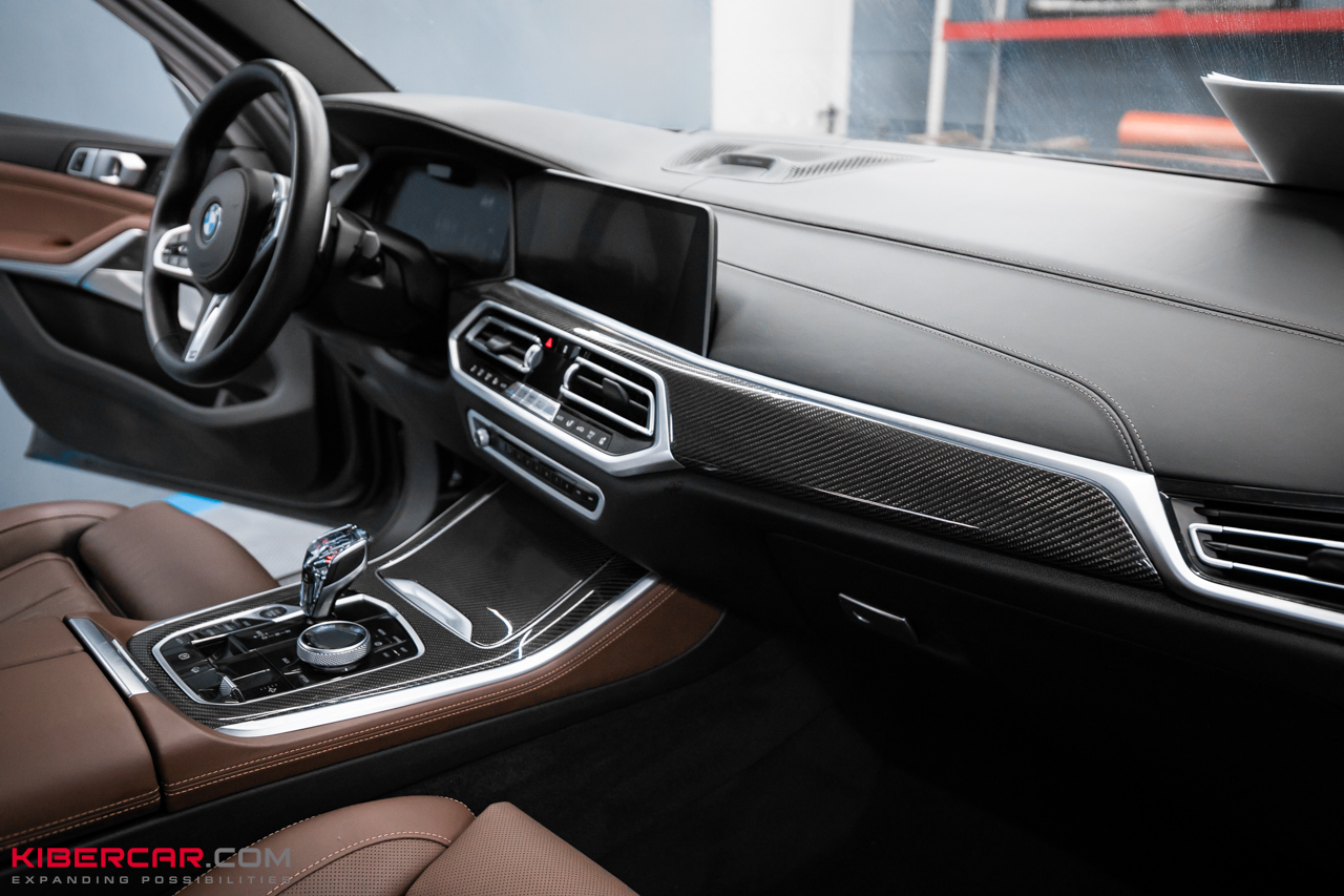 Ламинация карбоном элементов салона BMW X5