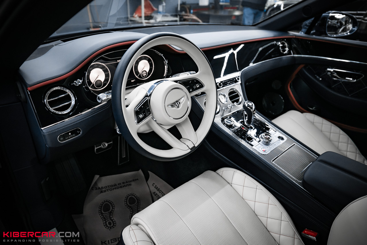 Химчистка салона роскошного кабриолета Bentley Continental GT