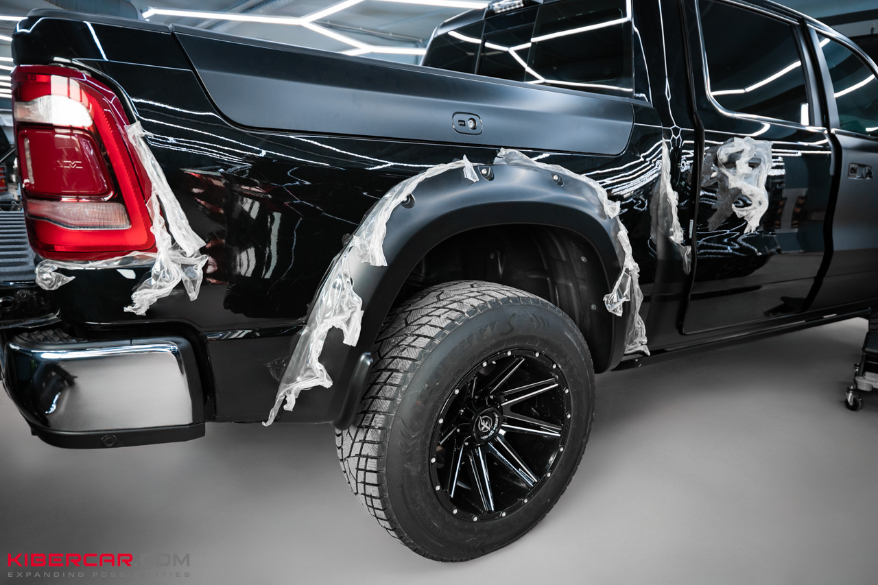 Восстановление кузова RAM 1500 после повреждений