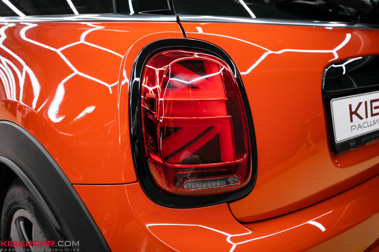 Mini Hatch: полировка кузова и нанесение керамического покрытия