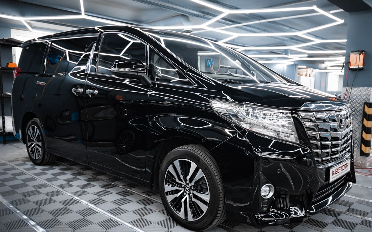Полировка и керамическое покрытие Toyota Alphard
