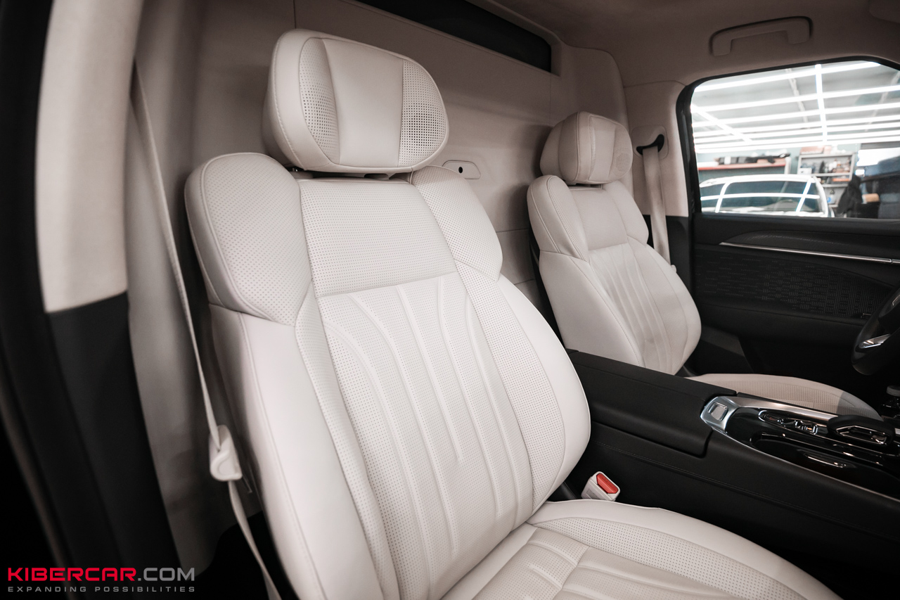 Химчистка салона и керамика кожи на Zeekr 009