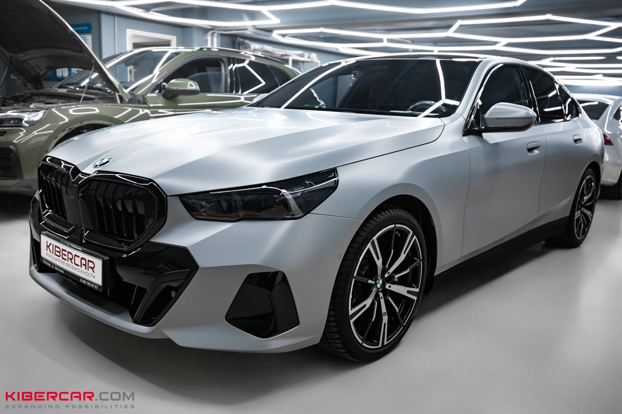 BMW M5 G90: нанесение керамического покрытия на матовую пленку