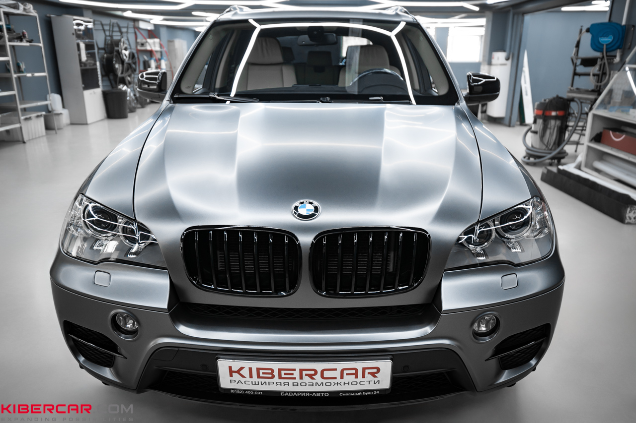 Антихром на BMW X5: обновление элементов кузова