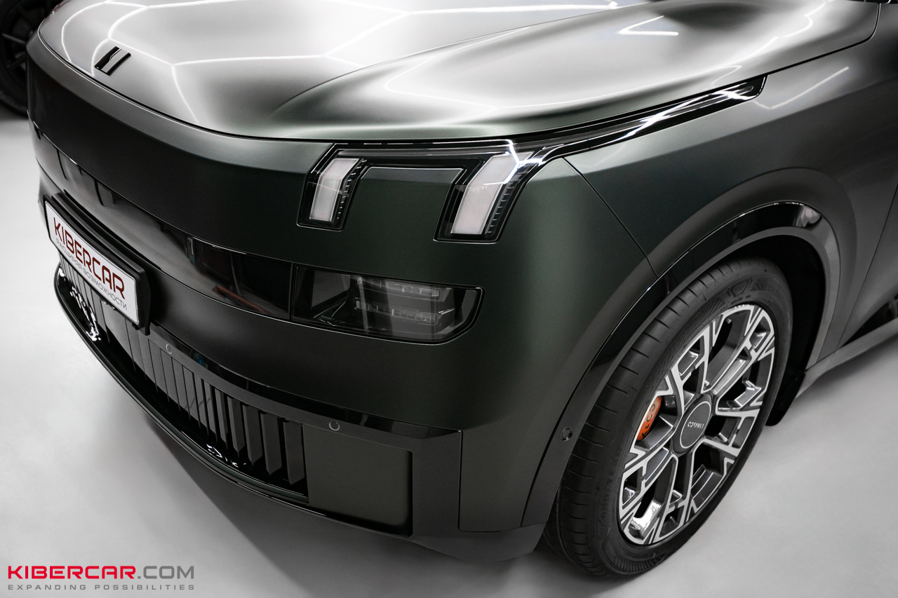 Оклейка Lynk & Co 900 матовой цветной полиуретановой пленкой с необычным эффектом