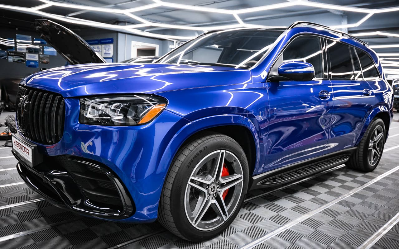 Оклейка Mercedes-Benz GLS цветной полиуретановой пленкой и обновление антихрома