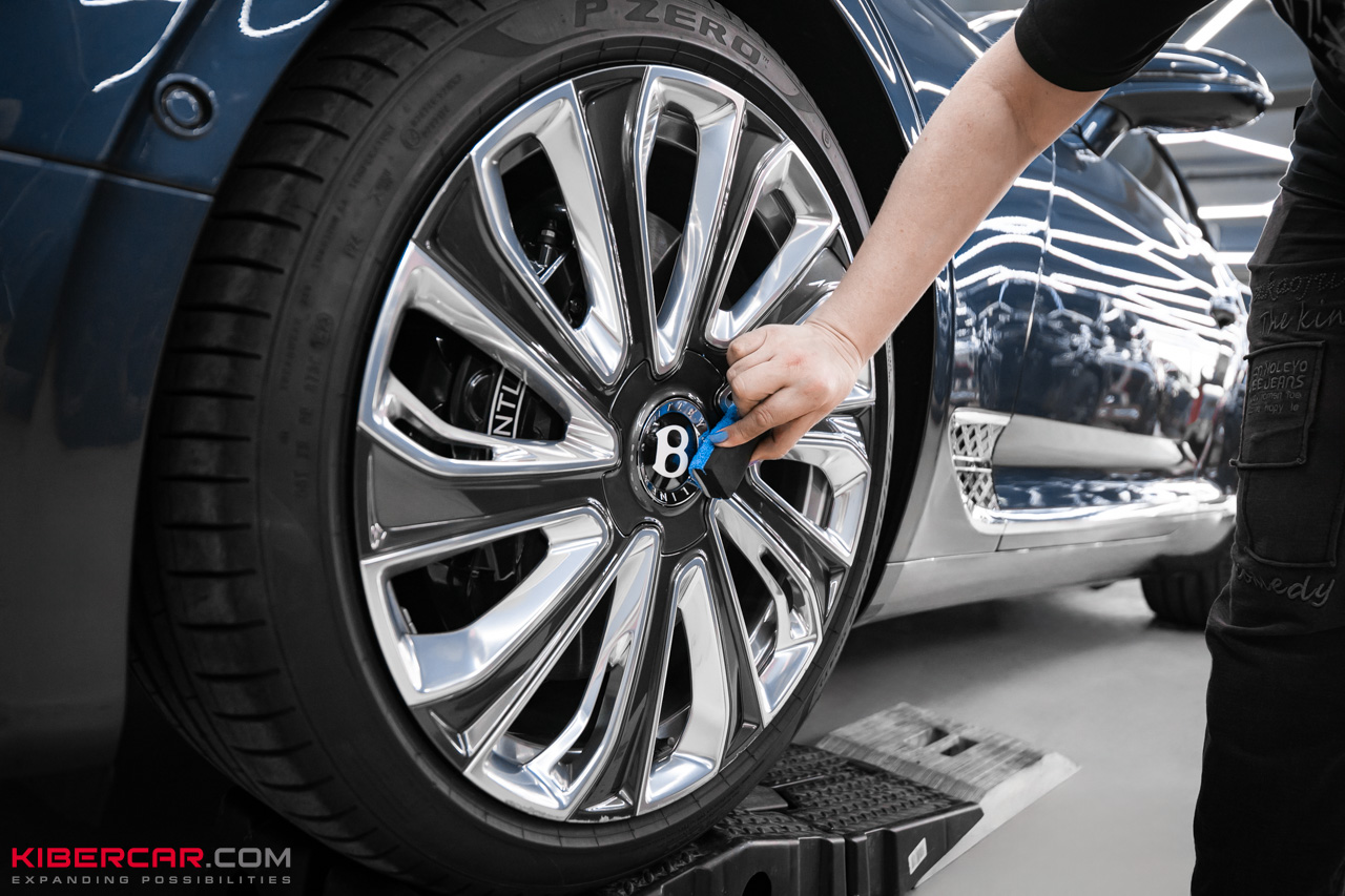 Мягкая полировка и керамическое покрытие на Bentley Continental GT