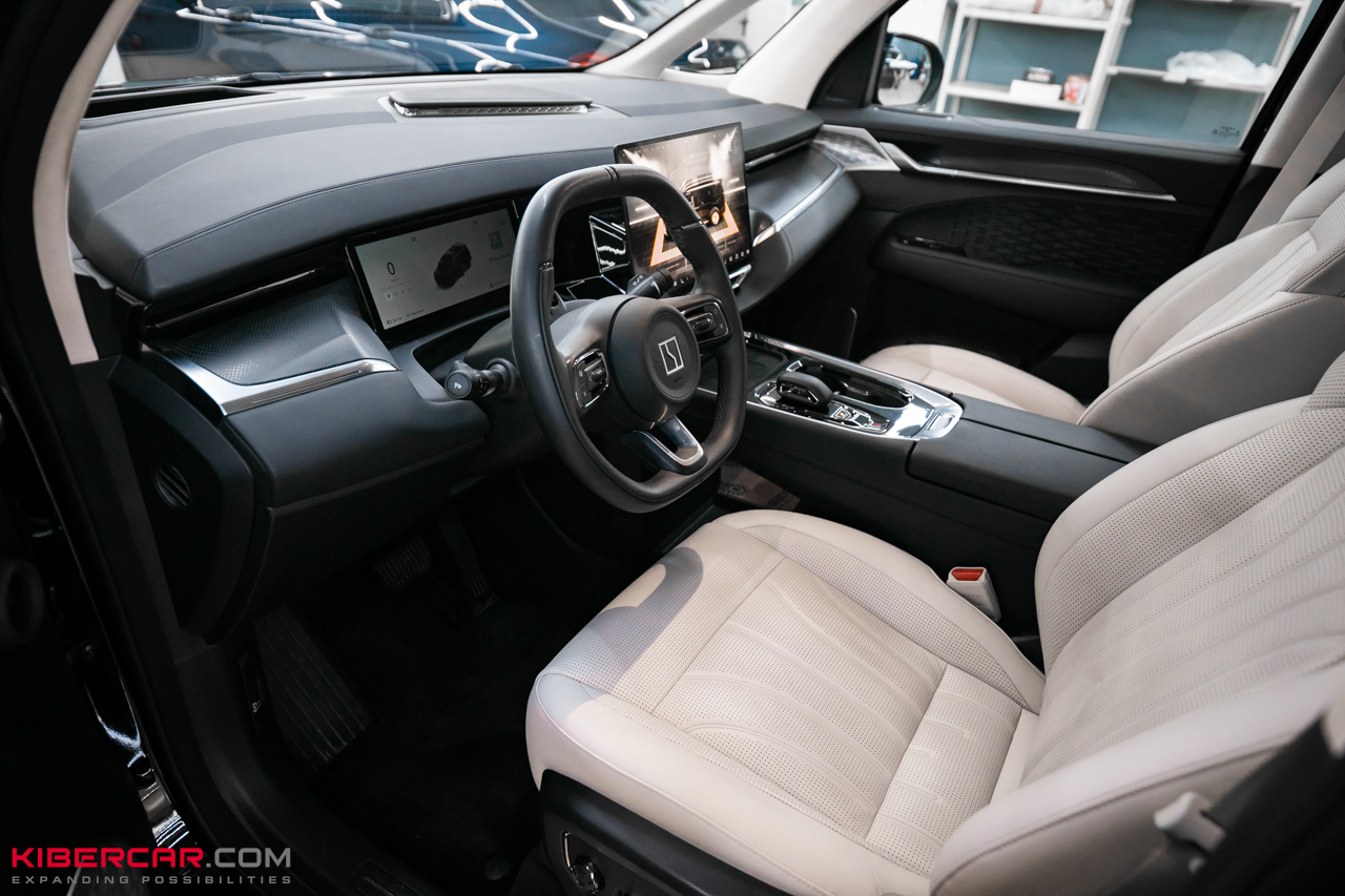 Химчистка салона и керамика кожи на Zeekr 009