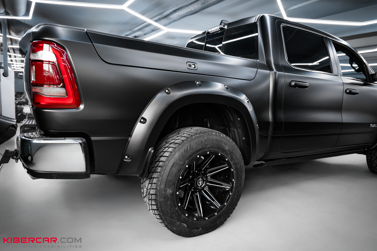 Восстановление кузова RAM 1500 после повреждений