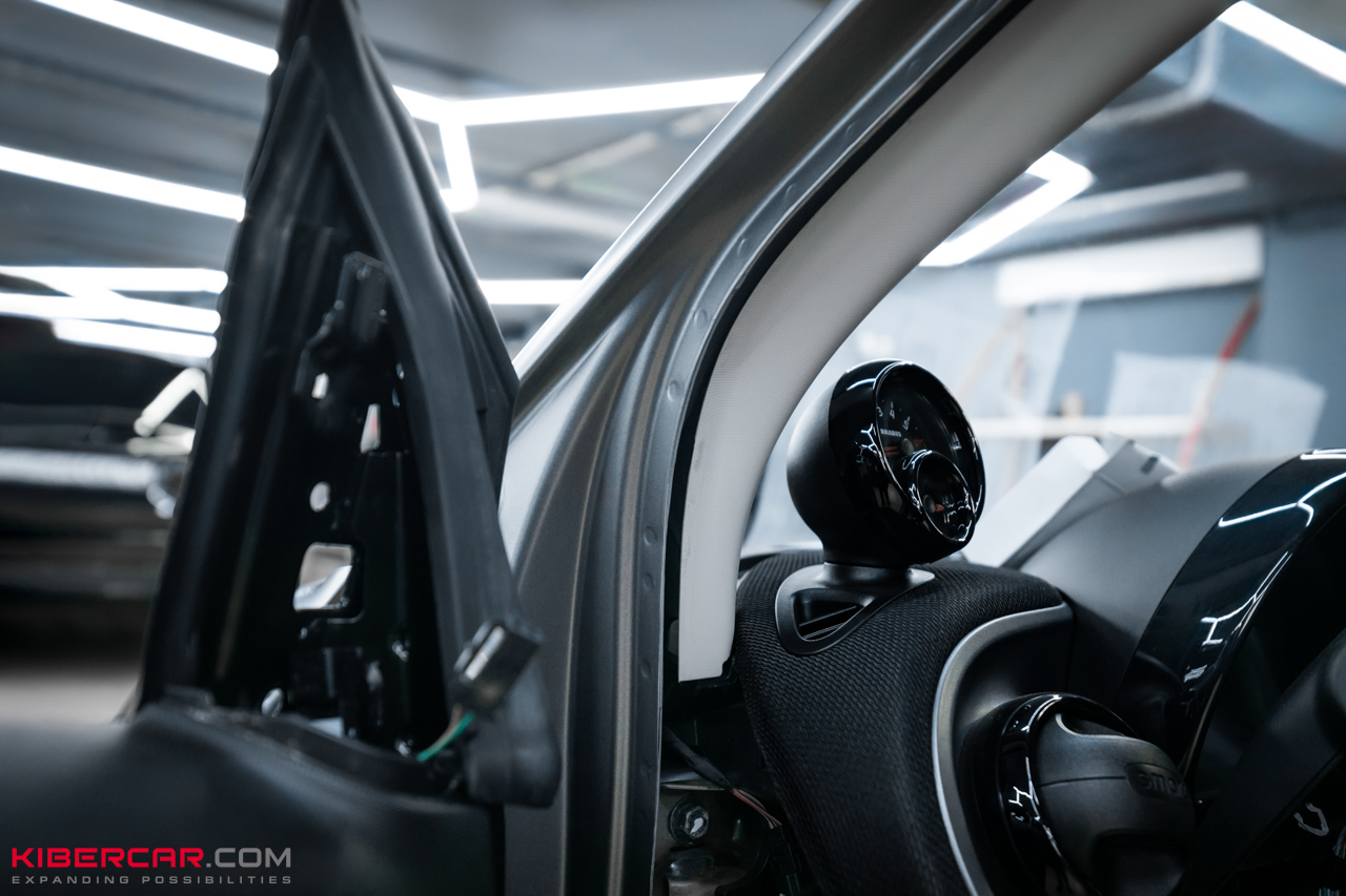 Полное преображение Smart Fortwo: оклейка кузова и проемов матовой цветной виниловой пленкой