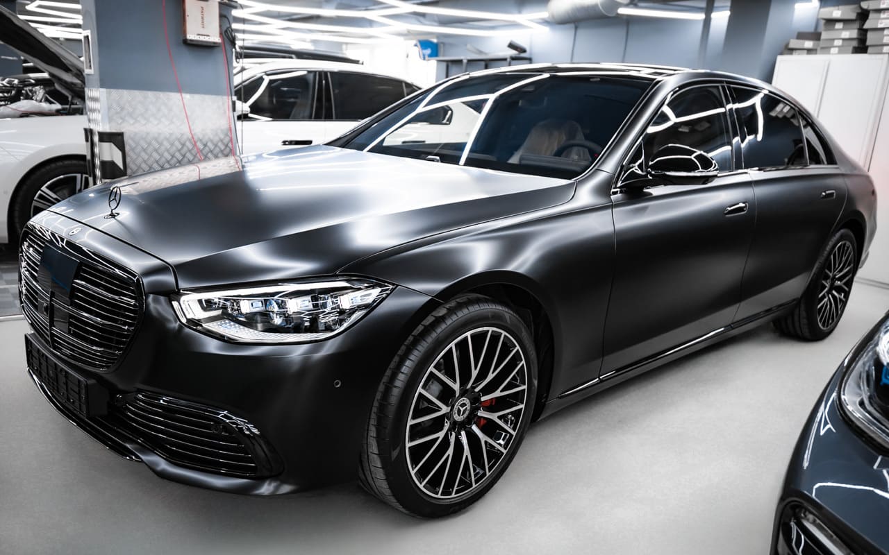 Mercedes-Benz S-класс в новом образе: матовая полиуретановая пленка и керамика