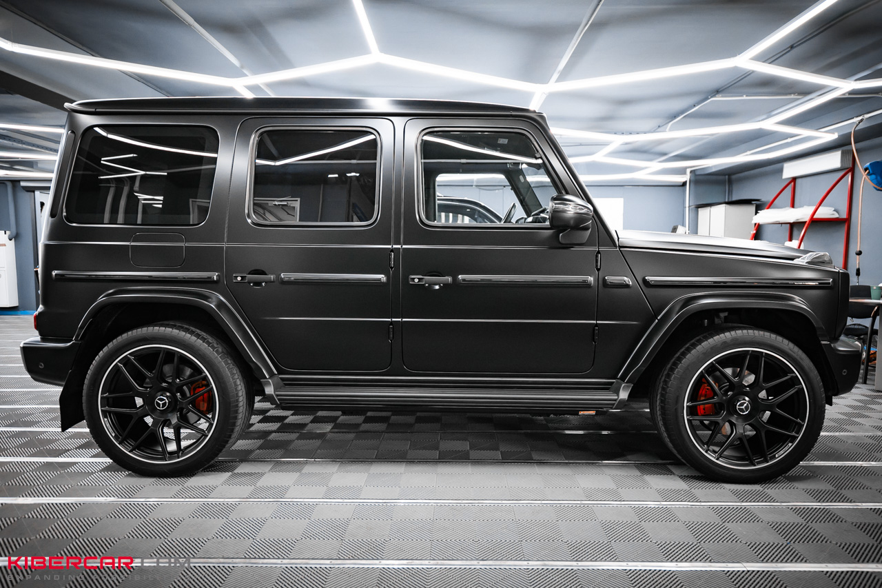 Комплексное преображение Mercedes-Benz G-Класс: матовая пленка, антихром и акценты AMG