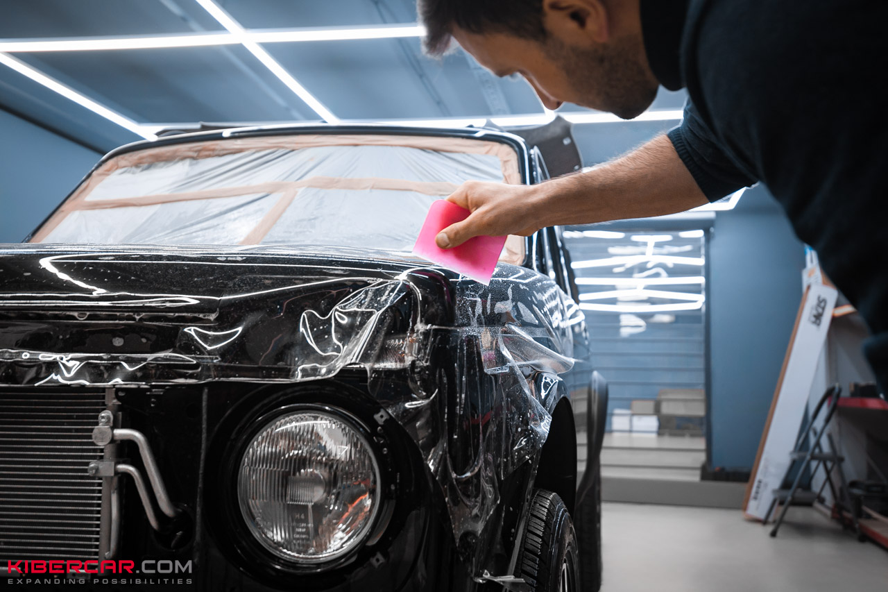 Оклейка Lada Niva Sport полиуретановой пленкой: надежная защита для активных поездок